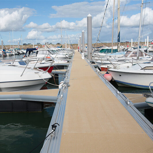 Pier FRP molded grating walkway