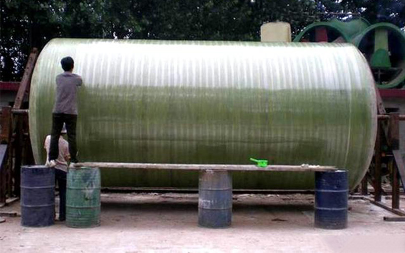 Hand lay-up fiberglass septic tank