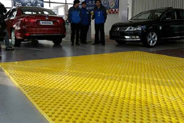 FRP grating used in car wash shop