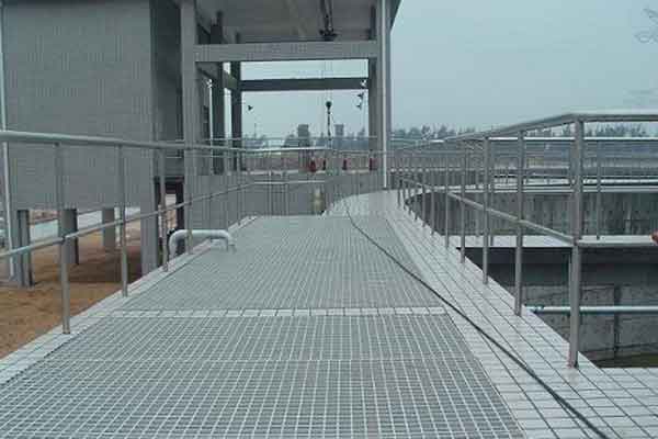 FRP grating used in offshore oil platform