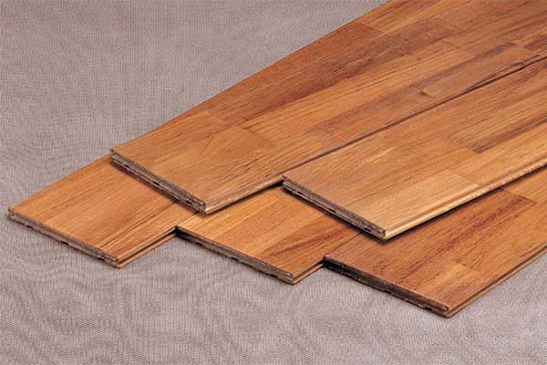 Fiberglass Decks vs Wood Decks: Which is the Better?